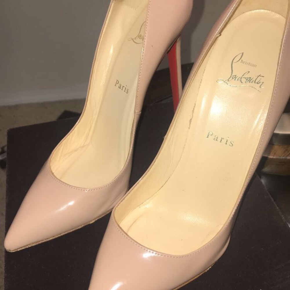 Christian Louboutin Nude Pump - Authentic